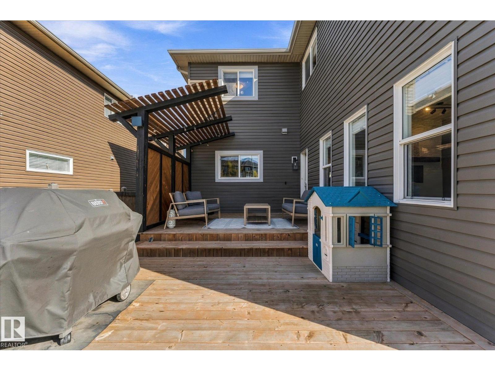 18 ALTADENA PT