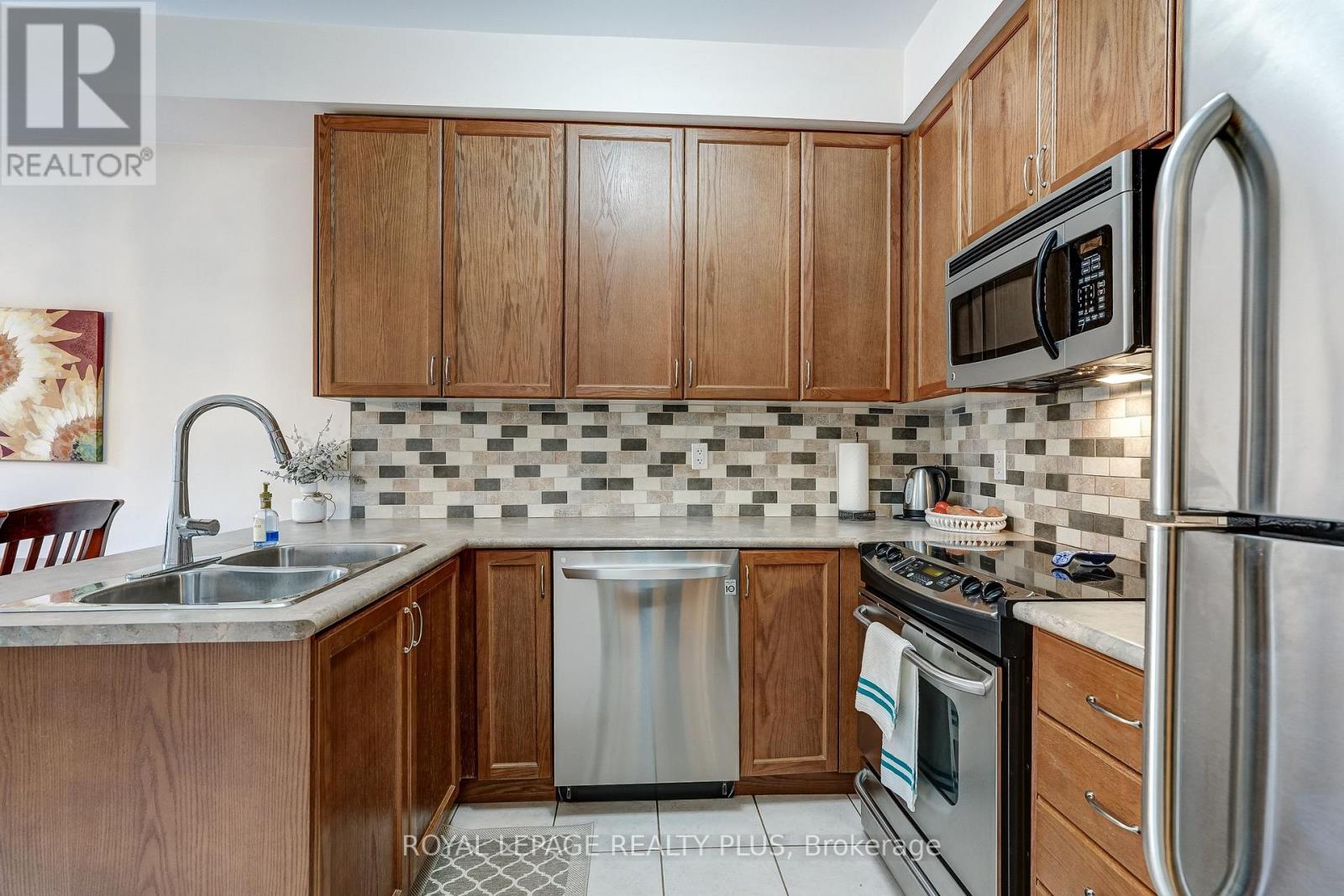 172 Lauderdale Drive, Vaughan, Ontario  L6A 0S4 - Photo 9 - N13854896