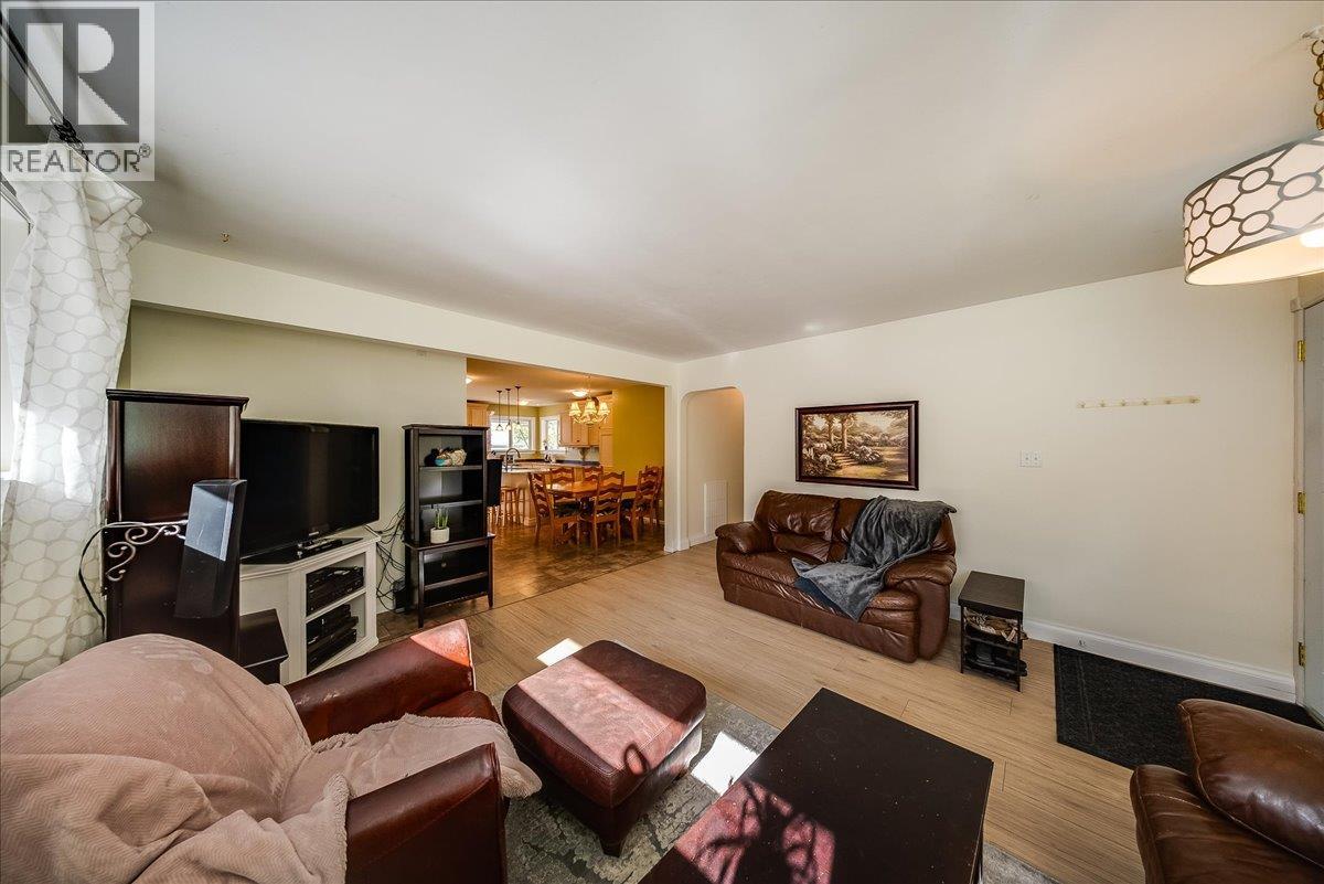 14 Hillside Drive