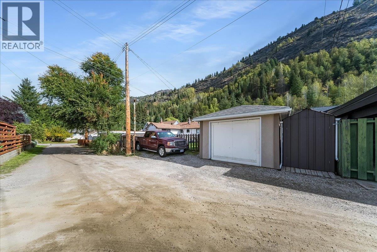 14 Hillside Drive
