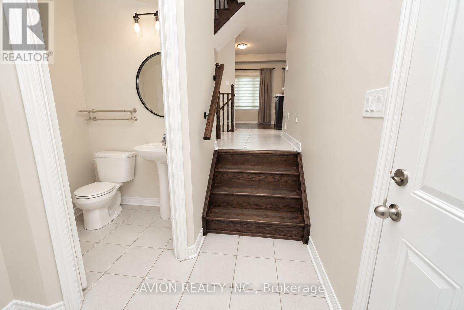63 Forsyth Crescent N, Barrie (West Bayfield), Ontario  L4N 6R1 - Photo 2 - S13854756