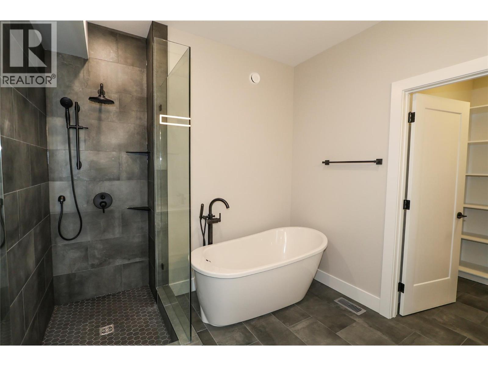 724 St Mary River Drive, Kimberley, British Columbia V1A 3J3 - Photo 16 - 10402288