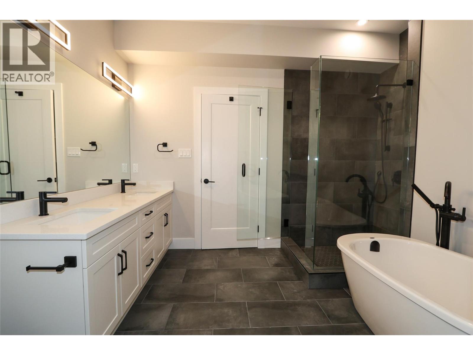 724 St Mary River Drive, Kimberley, British Columbia V1A 3J3 - Photo 17 - 10402288