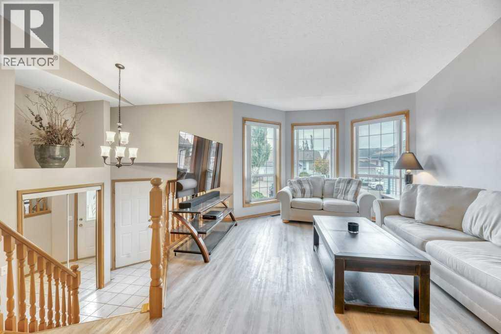 409 Strathford Bay