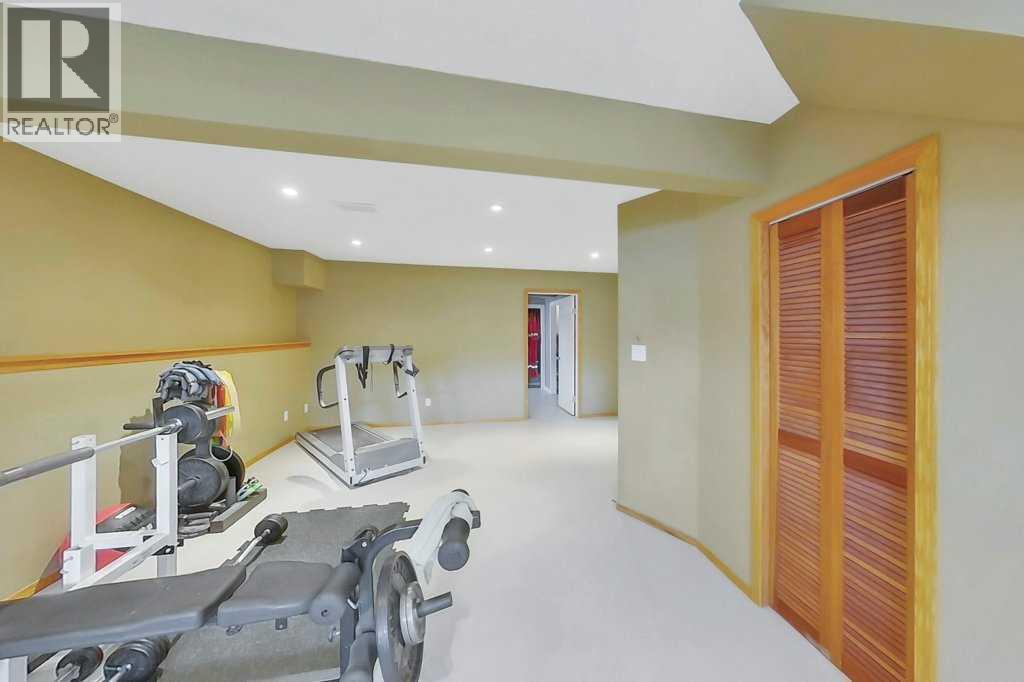 409 Strathford Bay