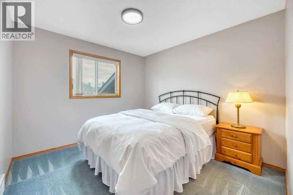 409 Strathford Bay