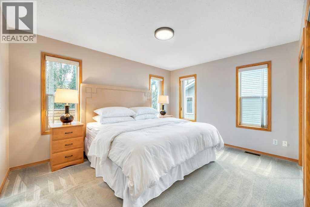 409 Strathford Bay