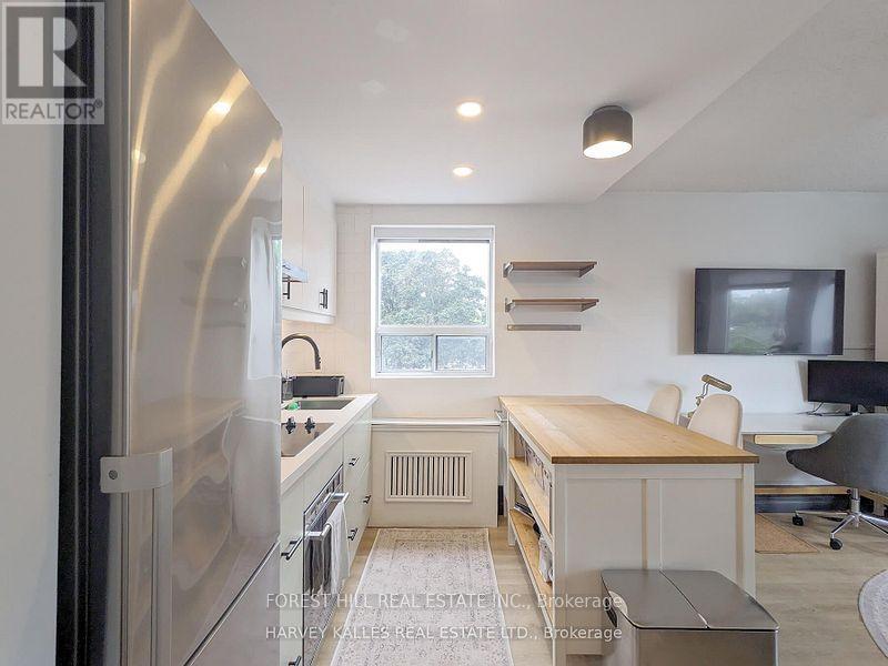301 - 204 Kingston Road, Toronto, Ontario  M4L 1S7 - Photo 2 - E13843172
