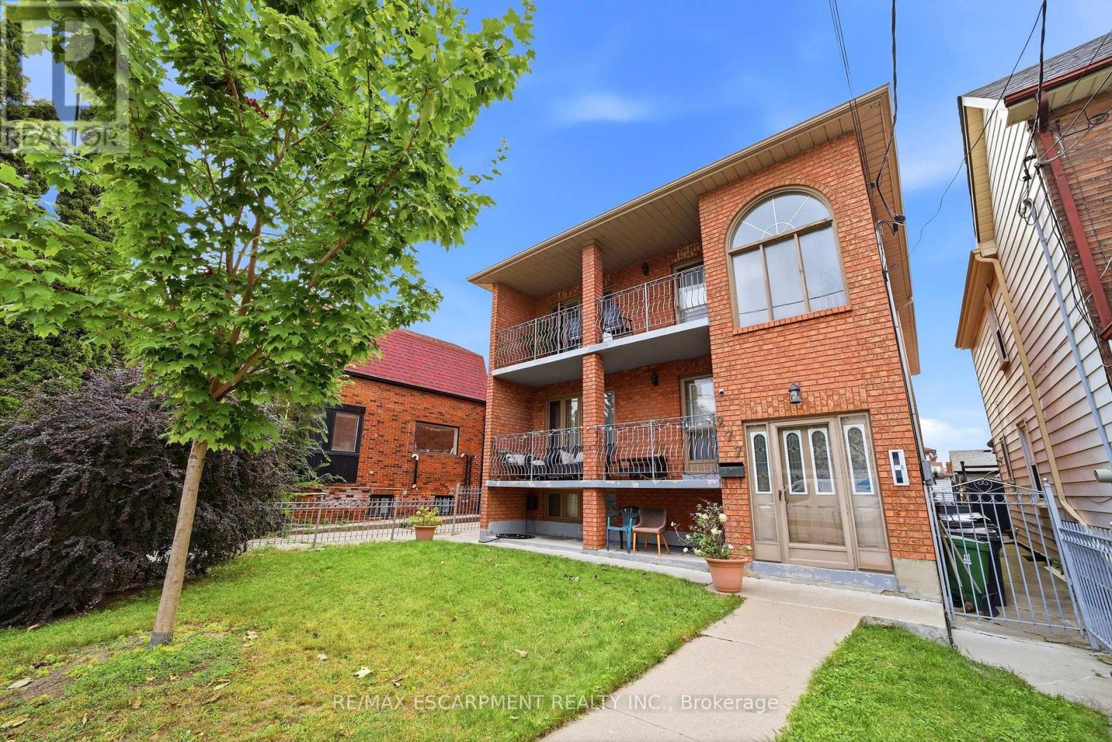 277 HARVIE AVENUE, Toronto, Ontario