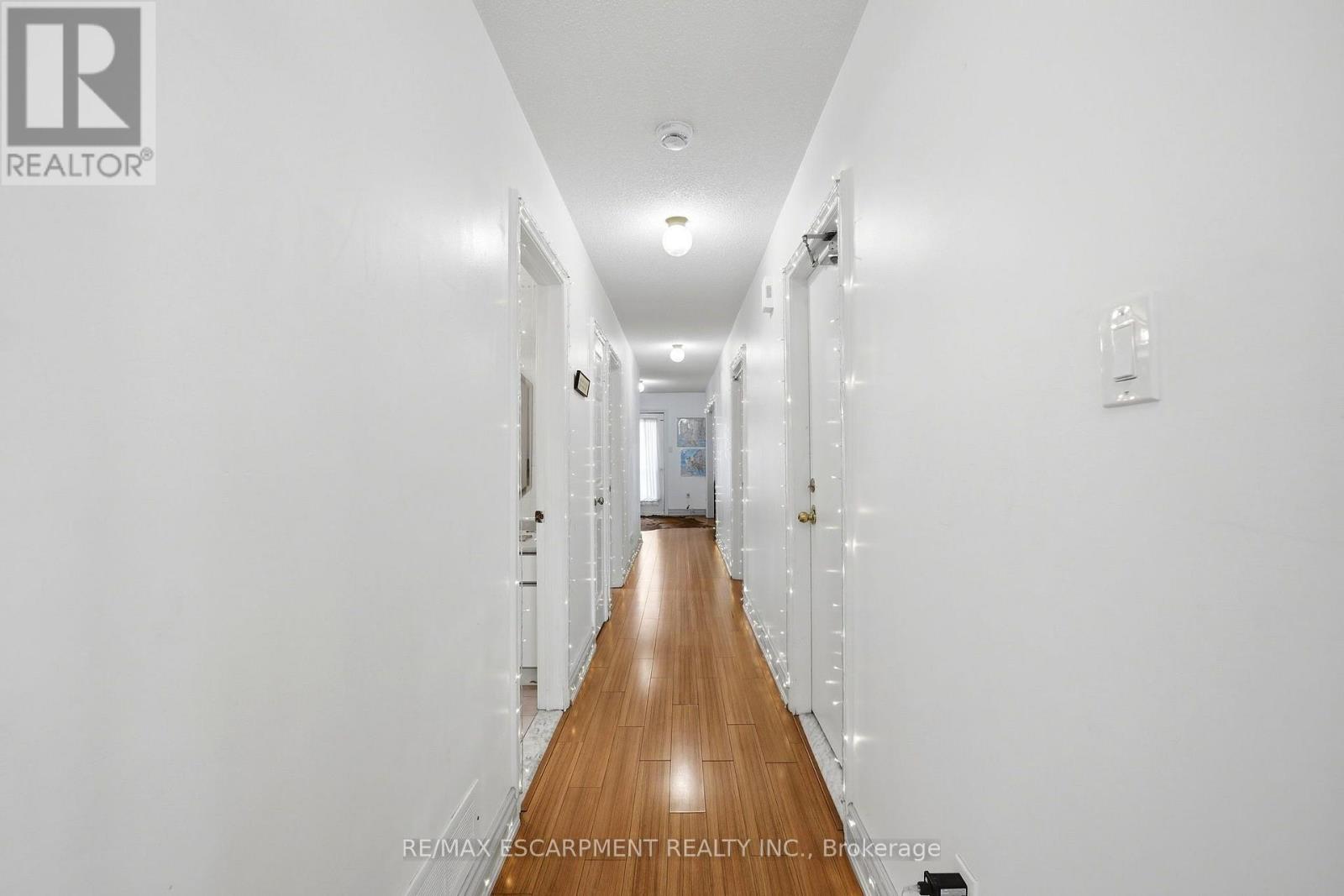277 Harvie Avenue, Toronto, Ontario  M6E 4L1 - Photo 20 - W13854674