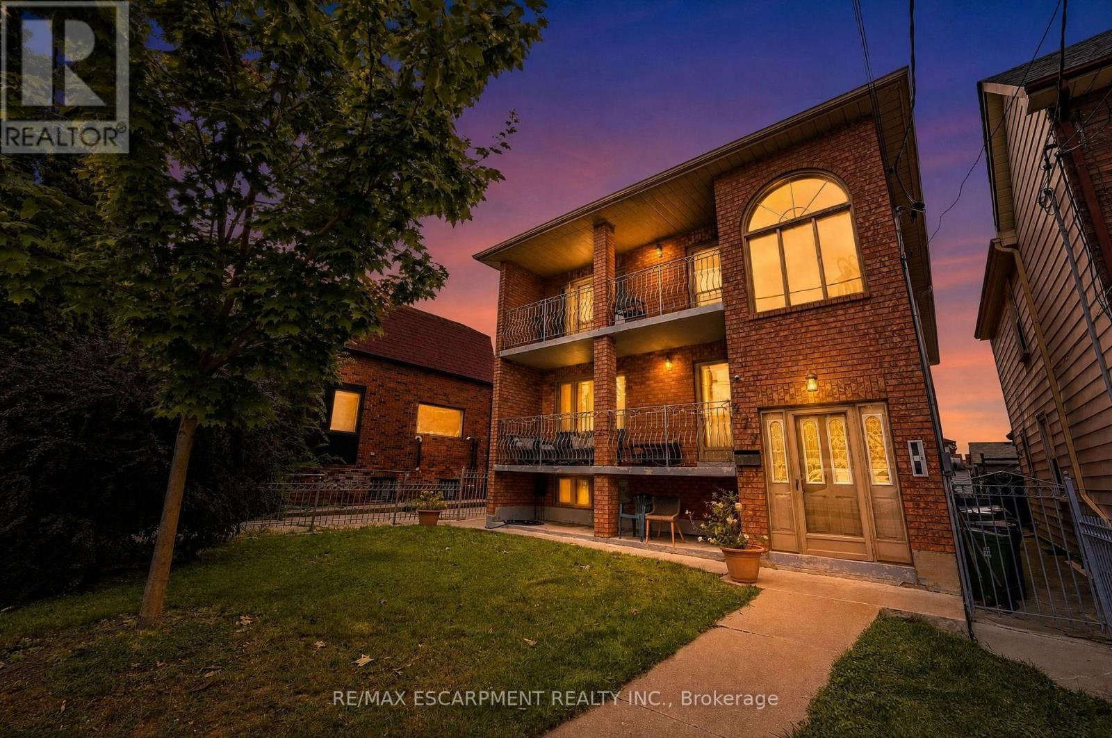 277 Harvie Avenue, Toronto, Ontario  M6E 4L1 - Photo 49 - W13854674