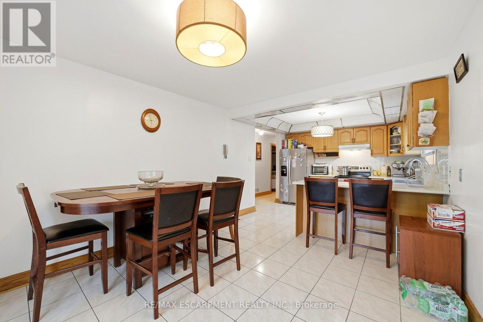 277 Harvie Avenue, Toronto, Ontario  M6E 4L1 - Photo 8 - W13854674