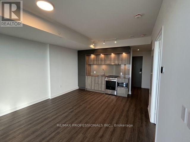 7004 - 448 Burnhamthorpe Road W, Mississauga, Ontario  L5B 0R4 - Photo 8 - W13854700