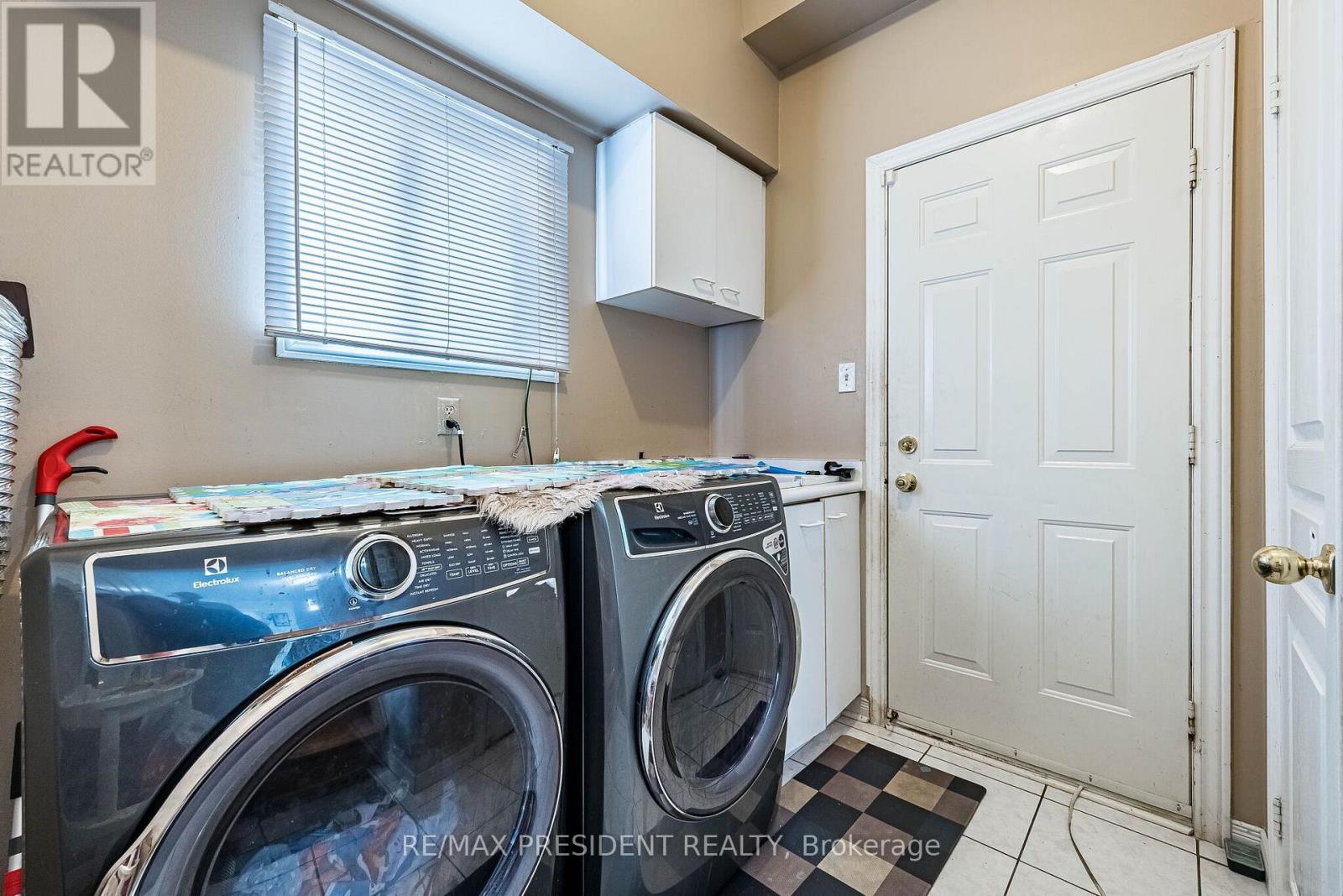 69 Sunny Meadow Boulevard, Brampton, Ontario  L6R 1Y7 - Photo 21 - W13854704