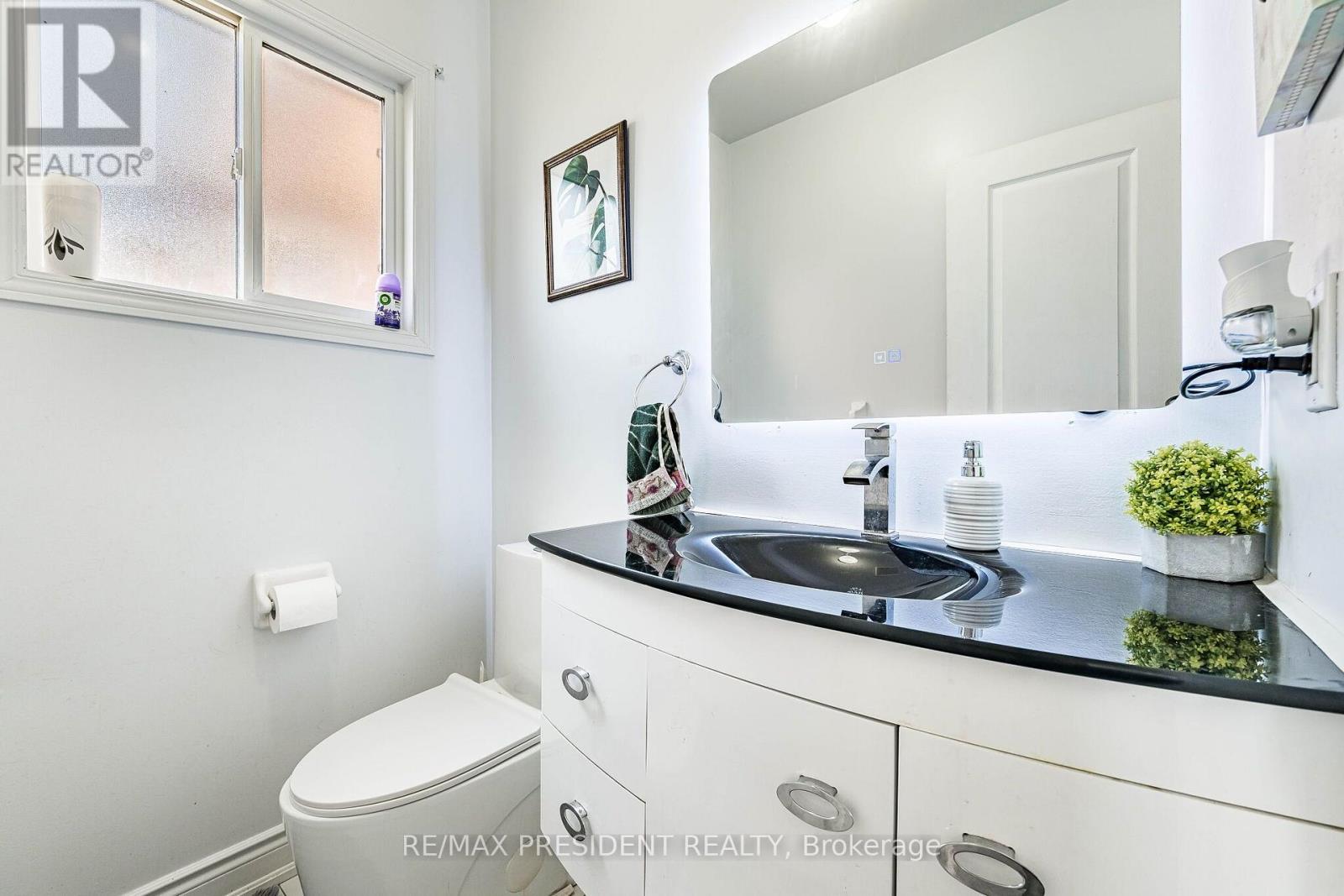 69 Sunny Meadow Boulevard, Brampton, Ontario  L6R 1Y7 - Photo 8 - W13854704