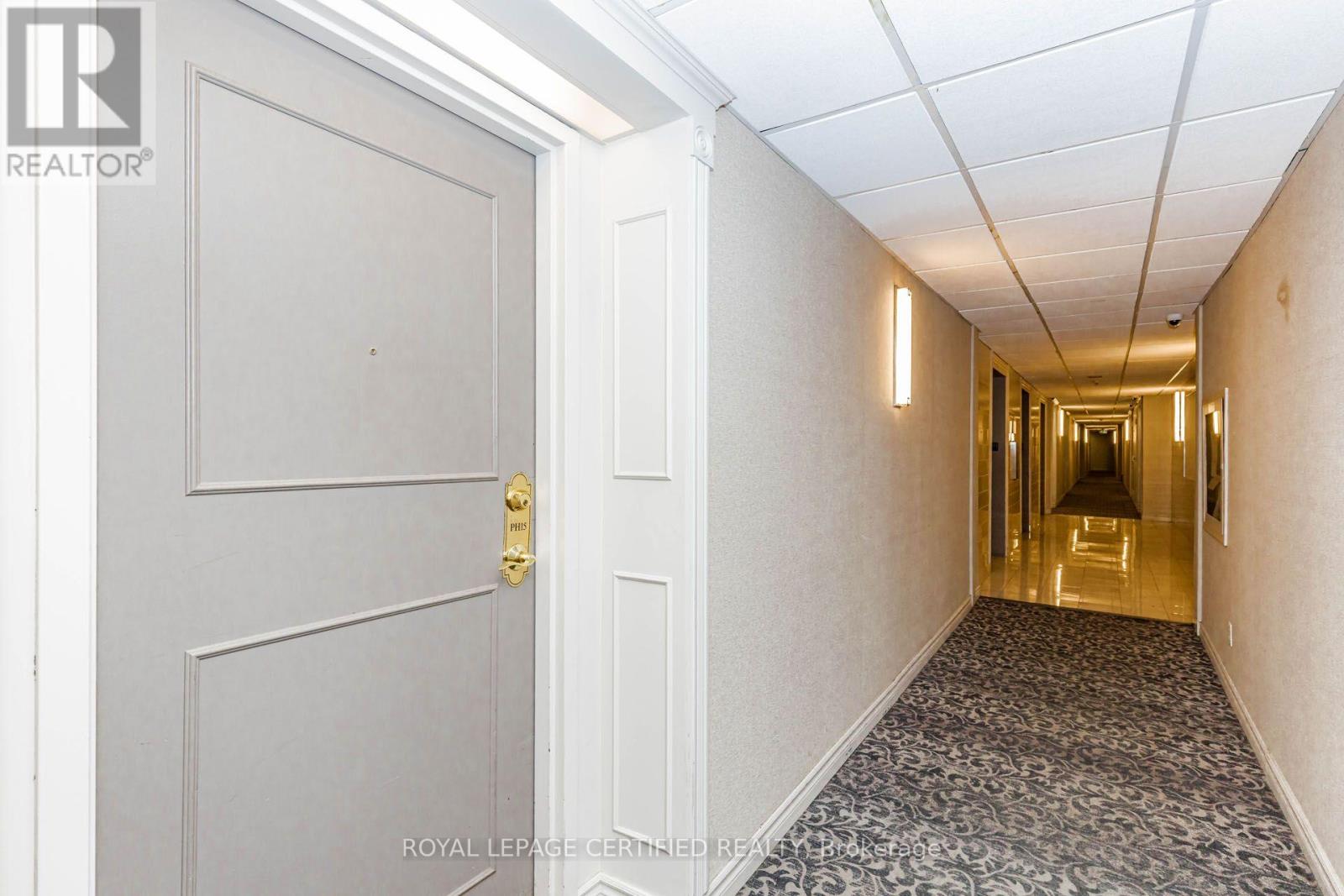 Ph15 - 155 Hillcrest Avenue, Mississauga, Ontario  L5B 3Z2 - Photo 5 - W13854718