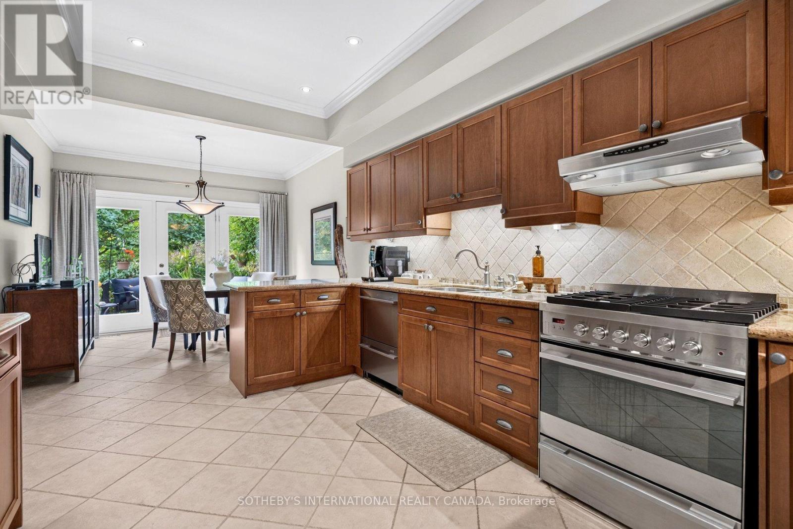 4211 Millcroft Park Drive, Burlington, Ontario  L7M 3Y9 - Photo 8 - W13854964