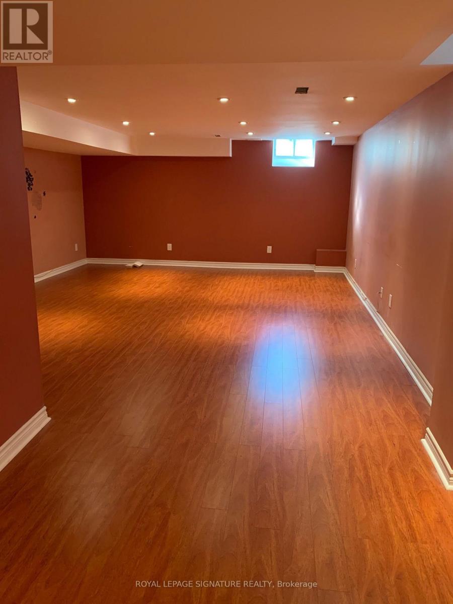 249 Comiskey Crescent, Mississauga, Ontario  L5W 0C4 - Photo 14 - W13854974