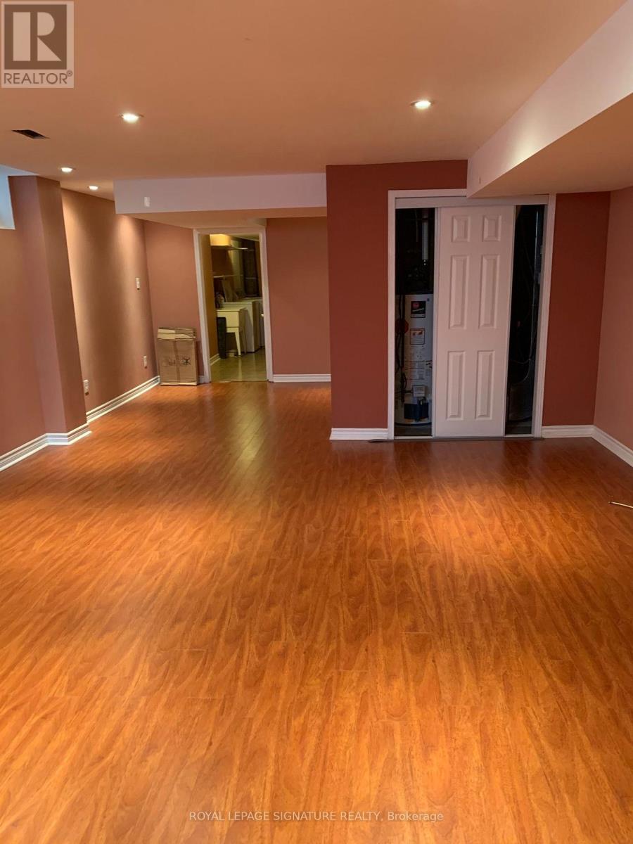 249 Comiskey Crescent, Mississauga, Ontario  L5W 0C4 - Photo 17 - W13854974