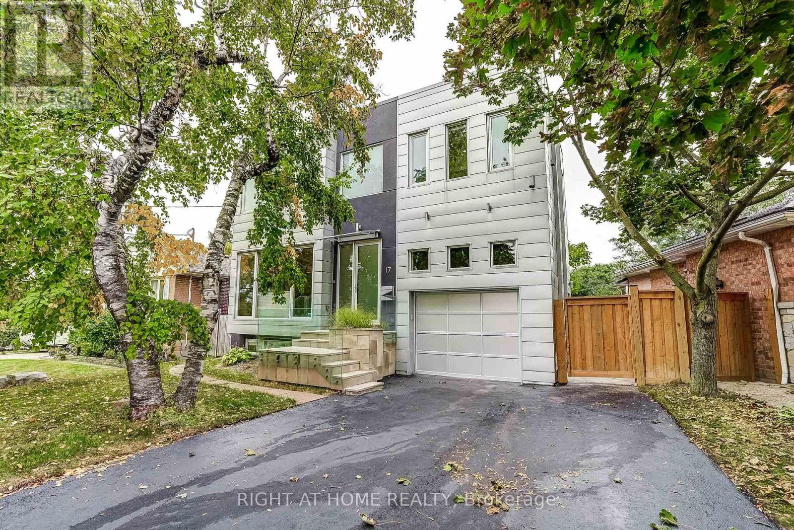 17 ASHFIELD DRIVE, Toronto, Ontario