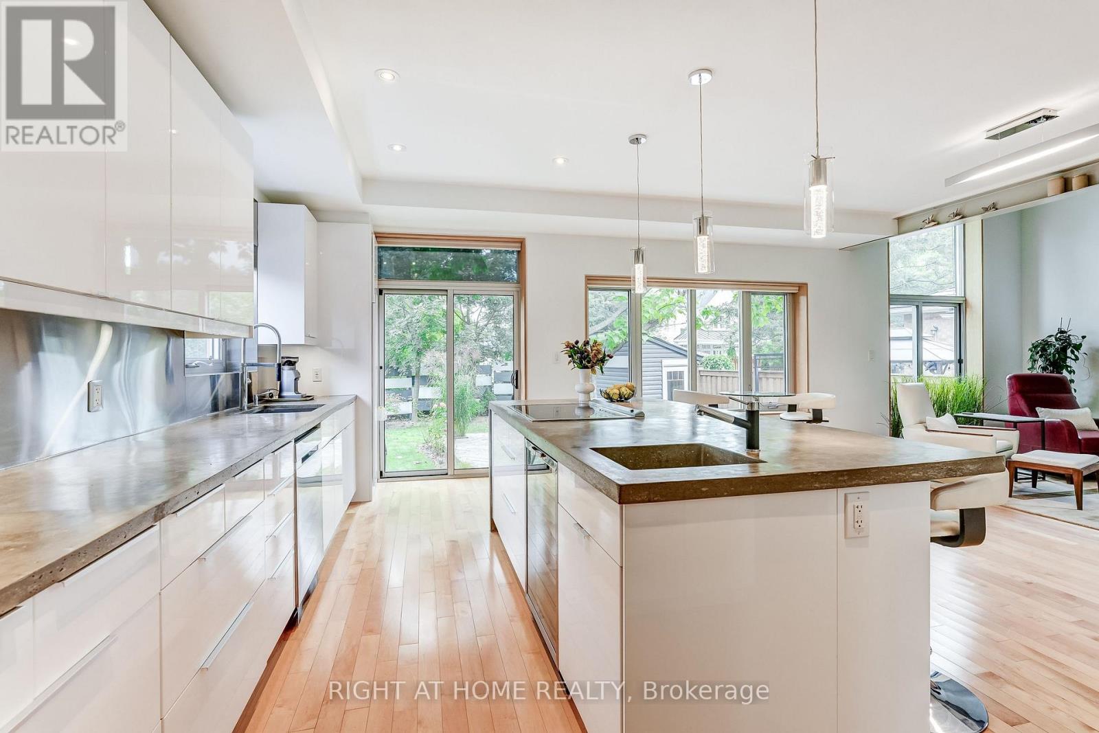 17 Ashfield Drive, Toronto, Ontario  M9C 4T4 - Photo 9 - W13855010