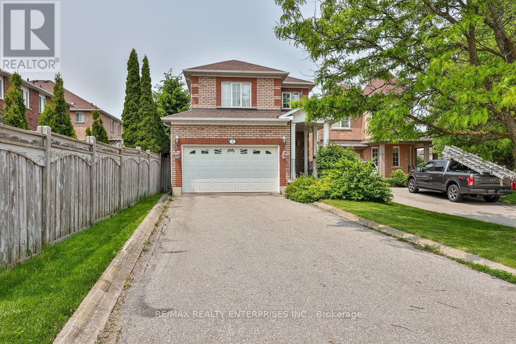 3 JACK KENNY COURT Caledon (Bolton West) Ontario Canada L7E2M5 2