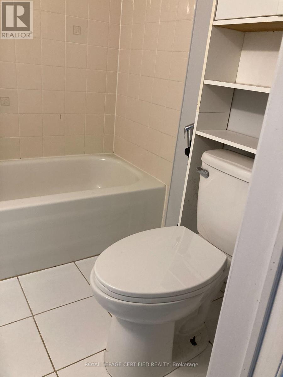 Bsmt - 5480 Whitehorn Avenue, Mississauga, Ontario  L5V 1V5 - Photo 10 - W13849884