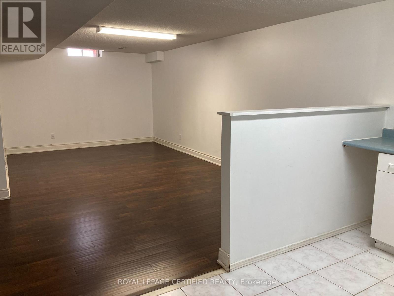 Bsmt - 5480 Whitehorn Avenue, Mississauga, Ontario  L5V 1V5 - Photo 4 - W13849884