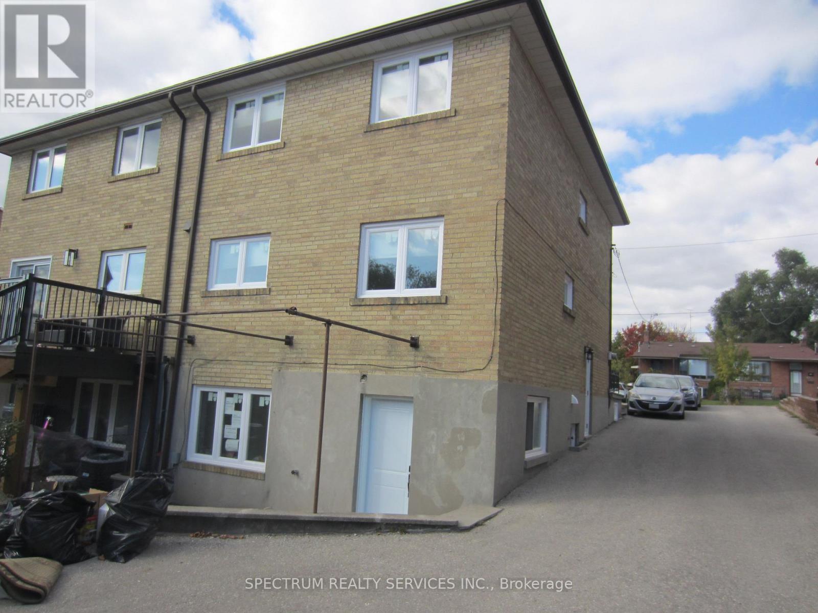 Unit 1 - 49 Gotham Court, Toronto, Ontario  M6M 2N9 - Photo 7 - W13853478