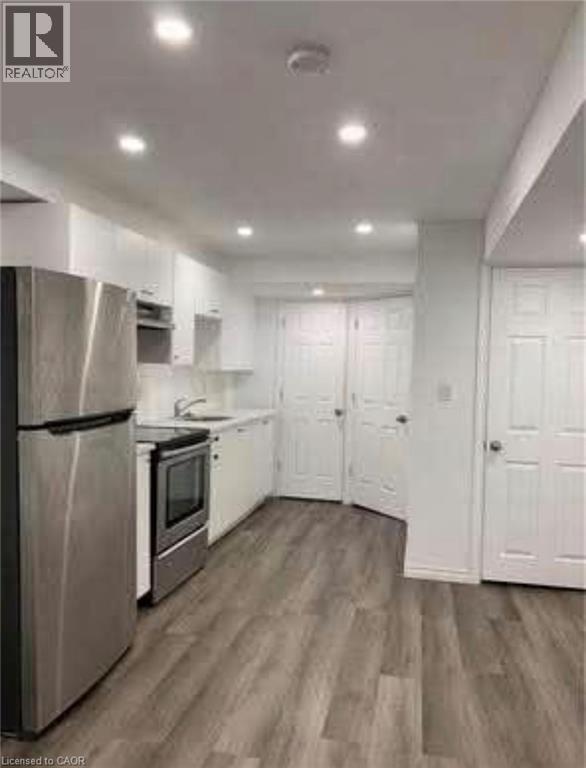 3 INNSWOOD Place Unit# Lower
