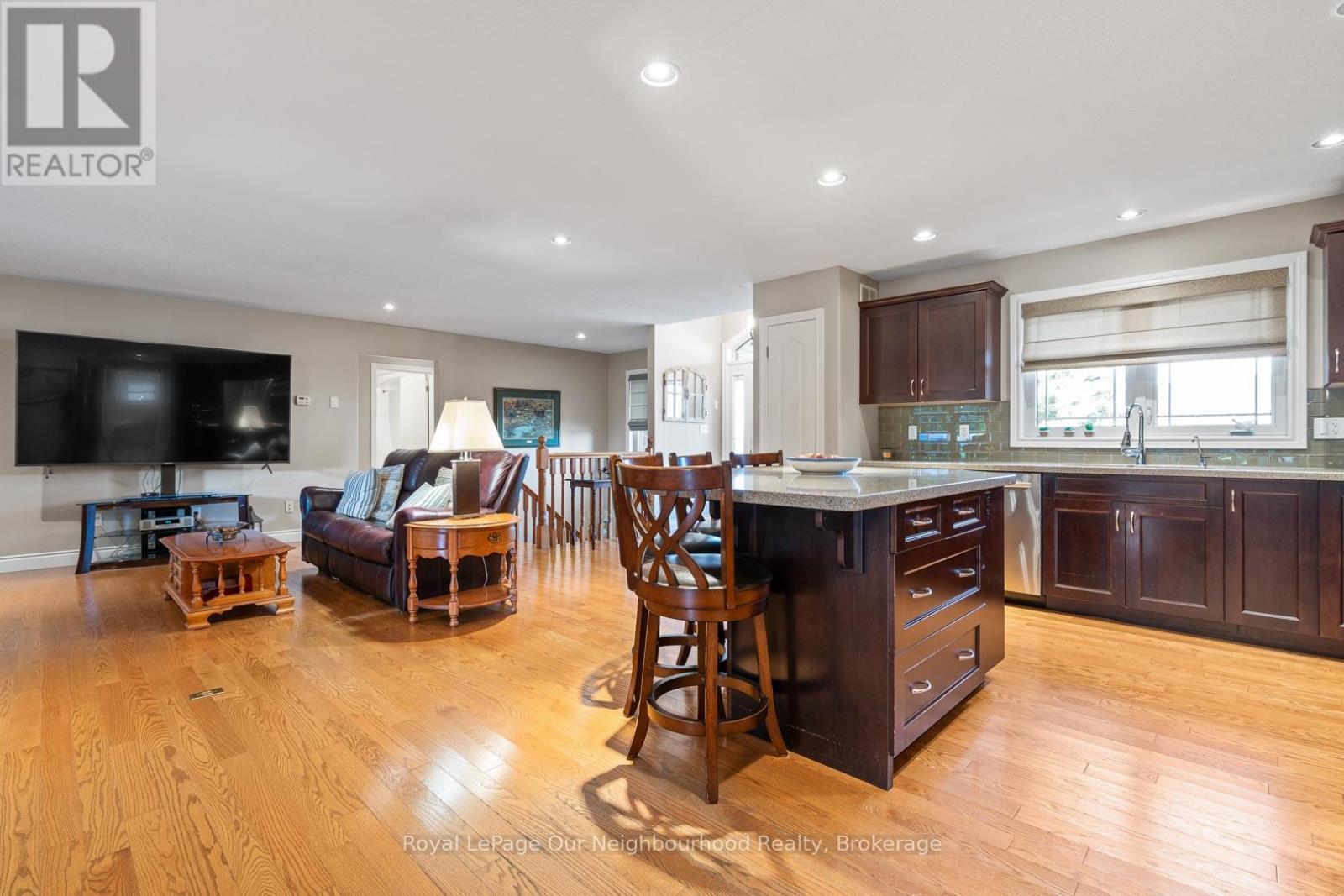 A - 106 12th Avenue, Hanover, Ontario  N4N 3T9 - Photo 10 - X13854746