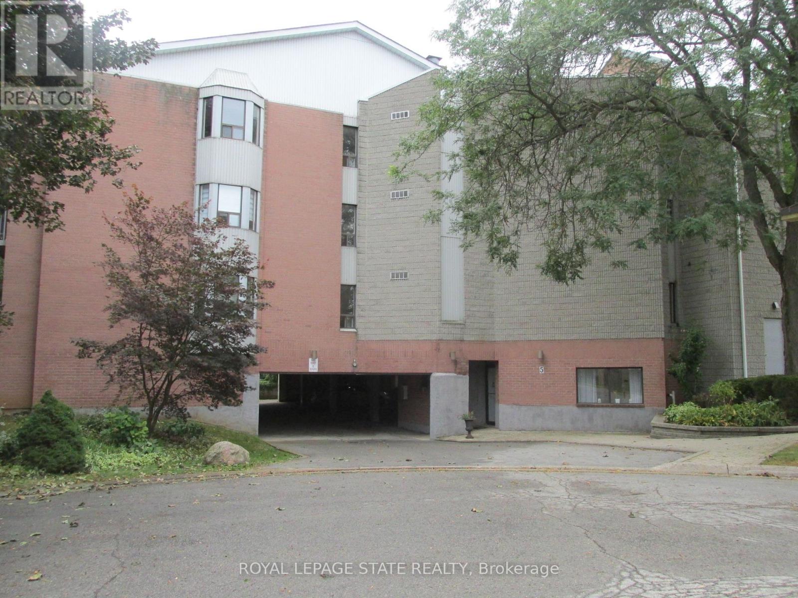 Welcome to the beautiful & quaint Town of Grimsby, this wonderful 2 bedroom unit, approximately 1006 square feet, a fabulous Central Grimsby Location walking distance to the downtown core and all that the core has to offer including fabulous restaurants, cafes, shopping, groceries, parks and so much more, this lovely home features a spacious primary bedroom with en-suite privileges, a spacious second bedroom, in-suite laundry, balcony, 1 car covered parking and much more, perfect for the empty nester, widow or widower and ideal for the busy senior! (id:48254)
