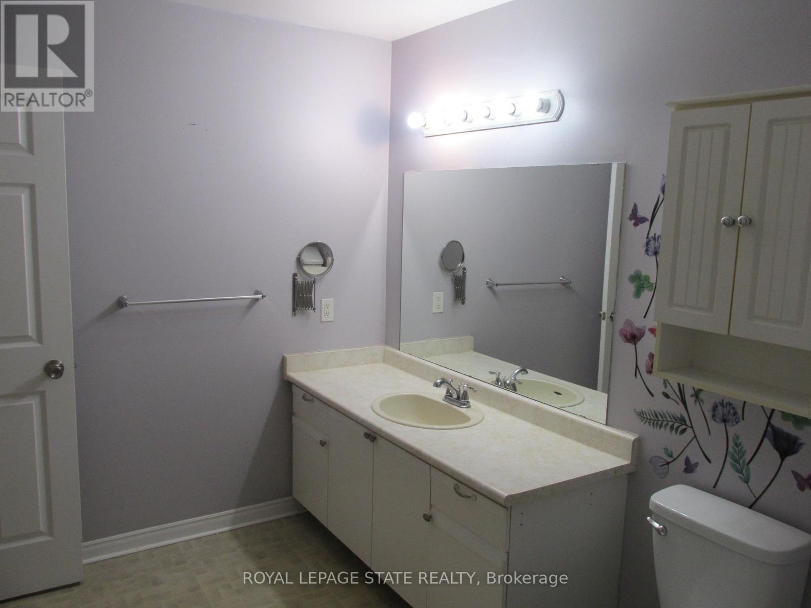 203 - 5 Niagara Street, Grimsby, Ontario  L3M 5A3 - Photo 14 - X13854872