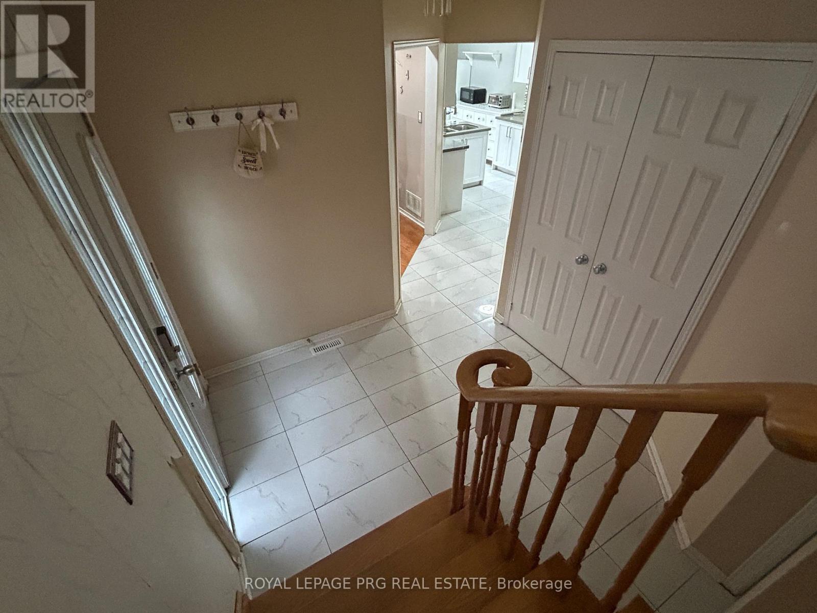 126 Rainforest Drive N, Brampton, Ontario  L6R 1A5 - Photo 8 - W13823178