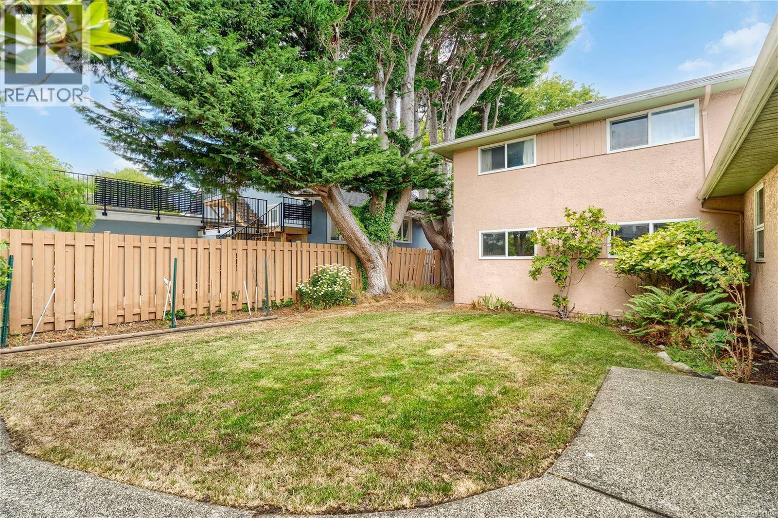 2168 Esplanade
