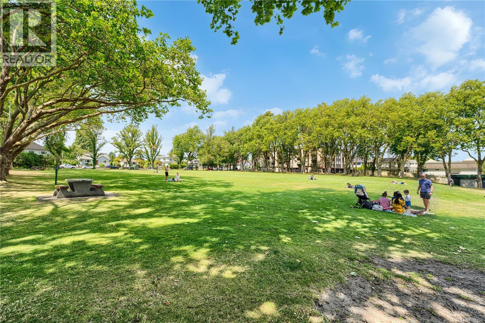 2168 Esplanade