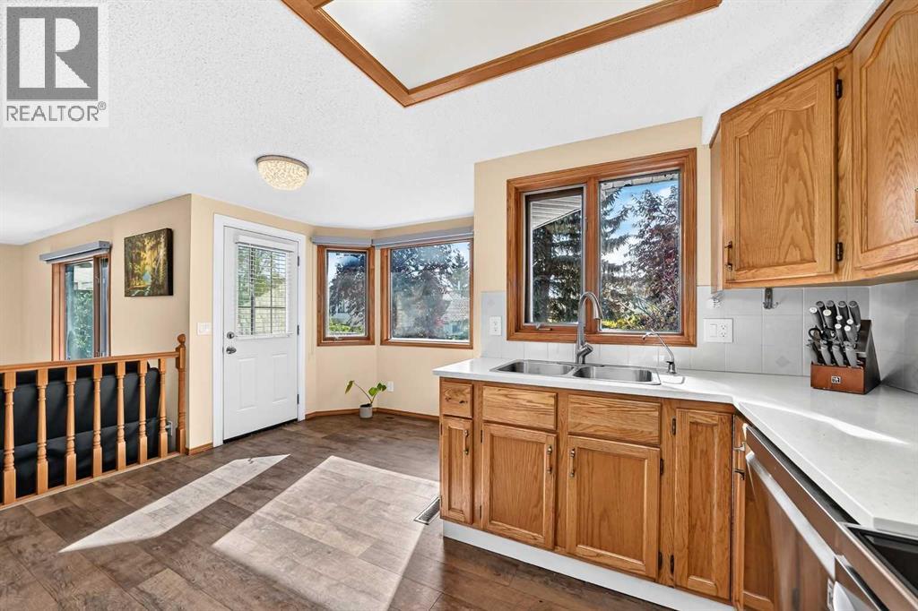 144 Hawkdale Close NW, Calgary, Alberta  T3G 2Z9 - Photo 12 - A2349076