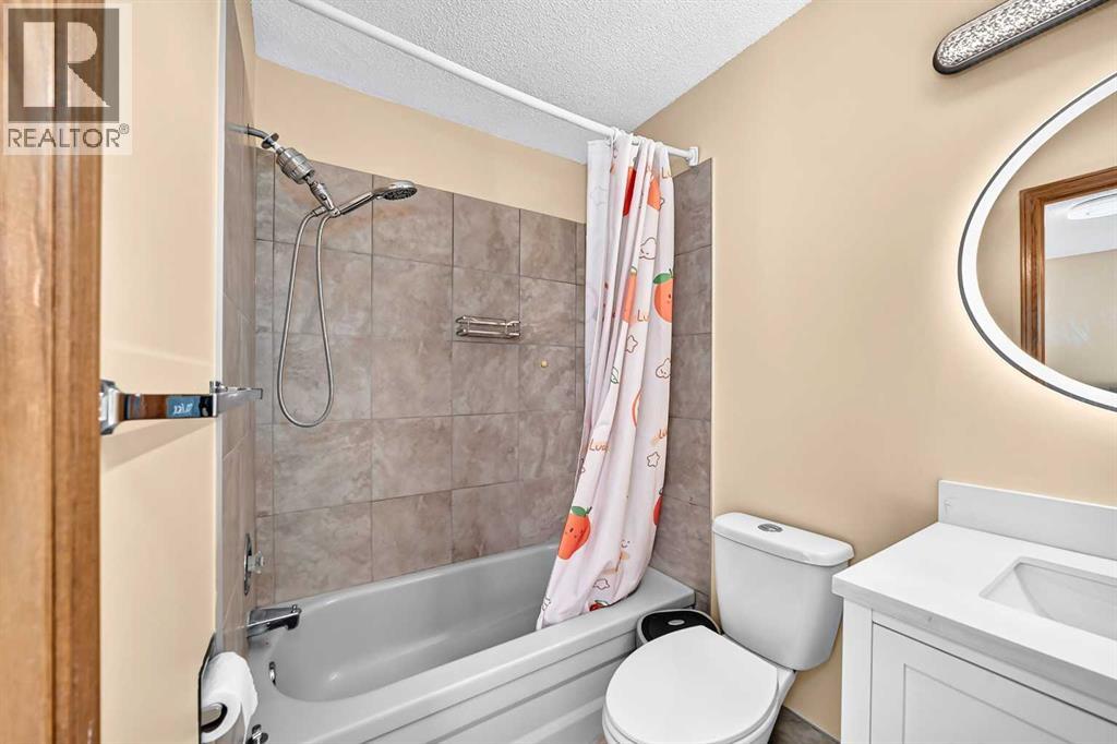144 Hawkdale Close NW, Calgary, Alberta  T3G 2Z9 - Photo 30 - A2349076