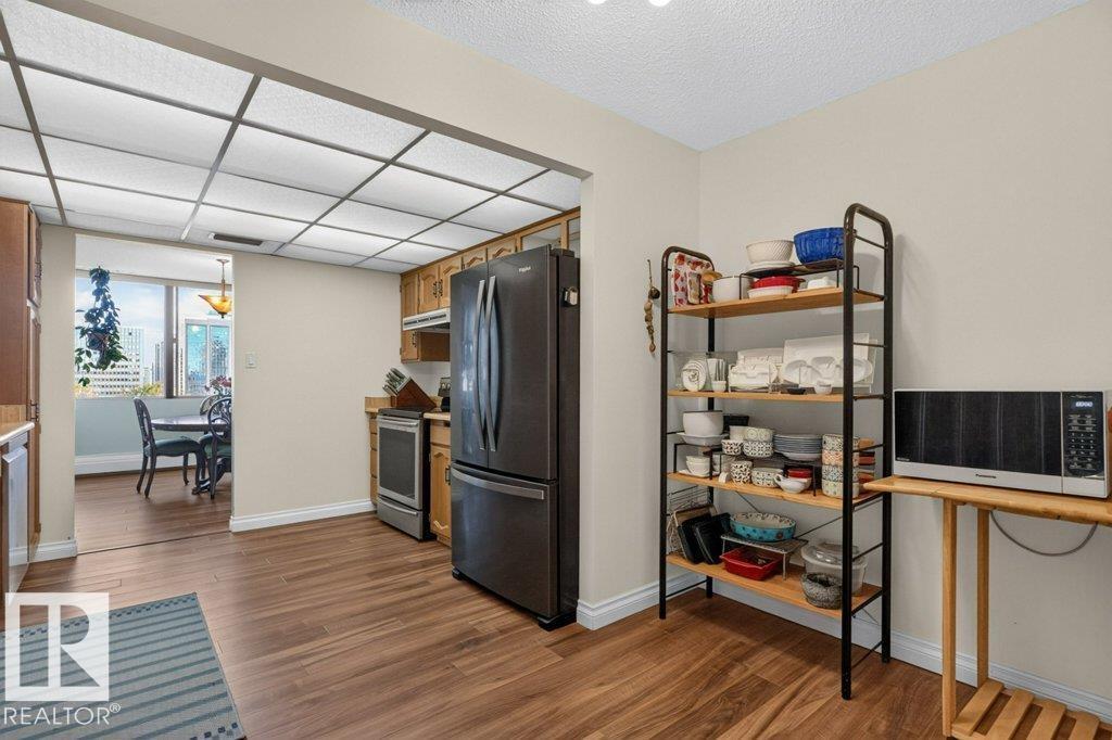 #703 9921 104 ST NW