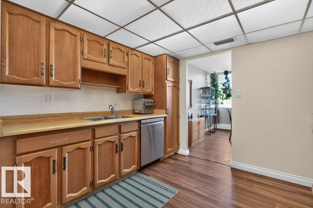 #703 9921 104 ST NW