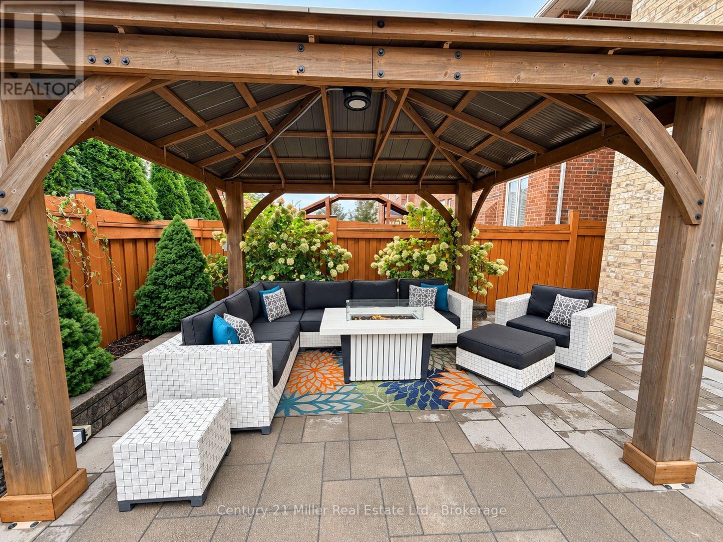 544 Bridgeview Road, Oakville, Ontario  L6M 0P3 - Photo 2 - W13855014