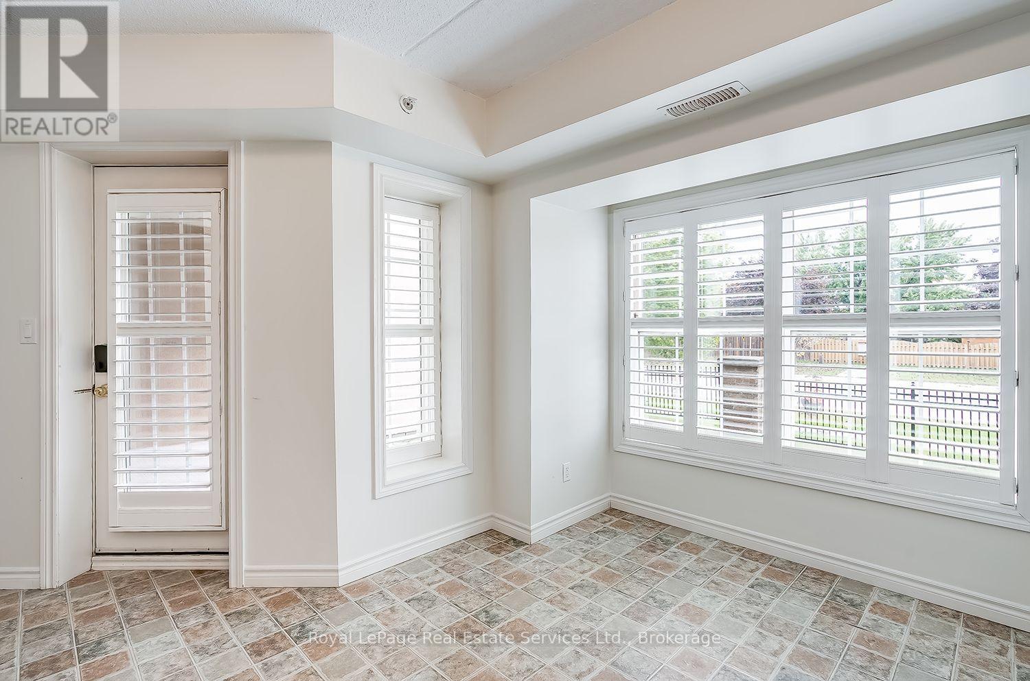 111 - 1460 Bishops Gate, Oakville, Ontario  L6M 4N5 - Photo 4 - W13855130