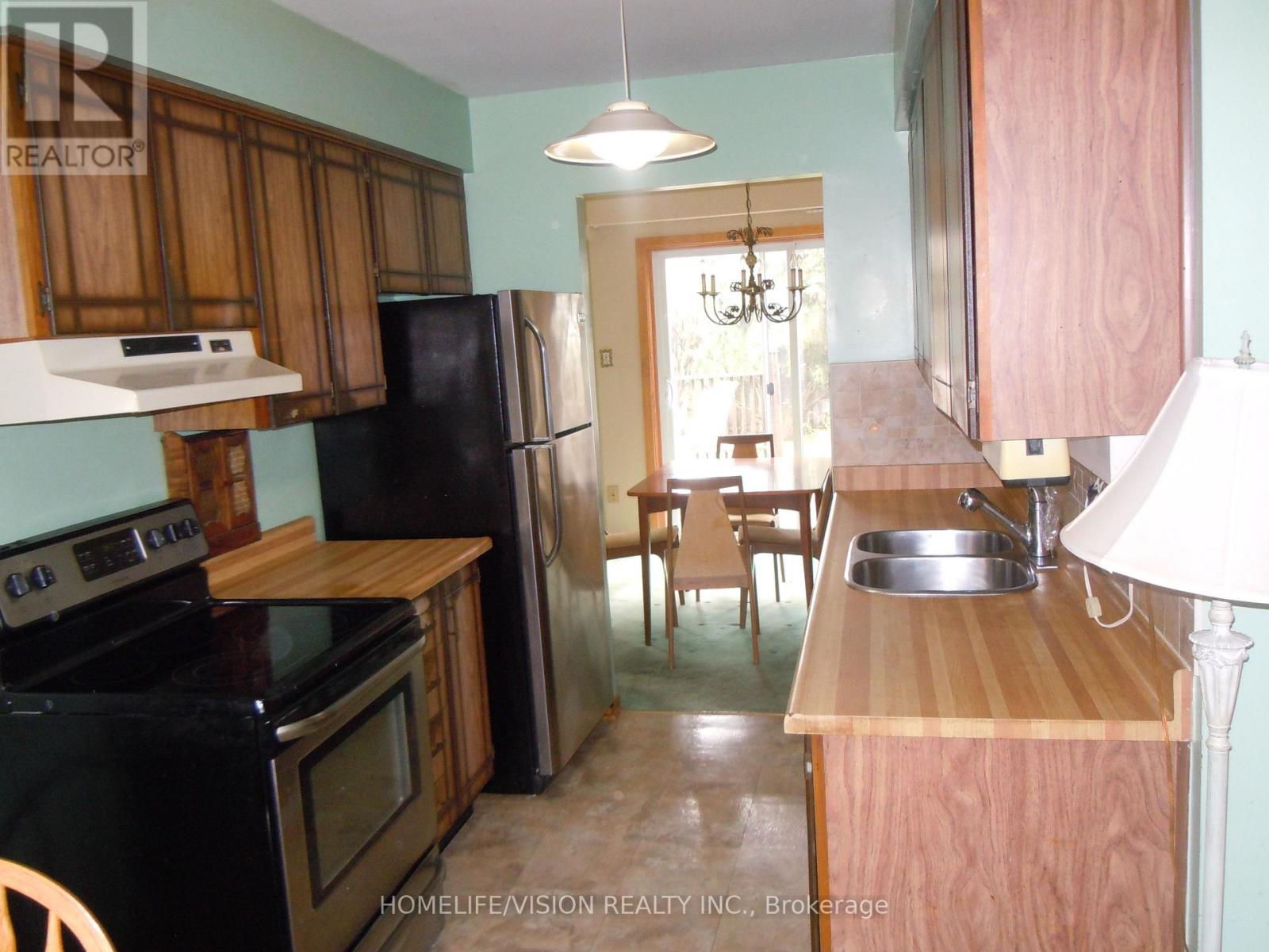 76 Crayford Drive, Toronto, Ontario  M1W 3B6 - Photo 2 - E13855104