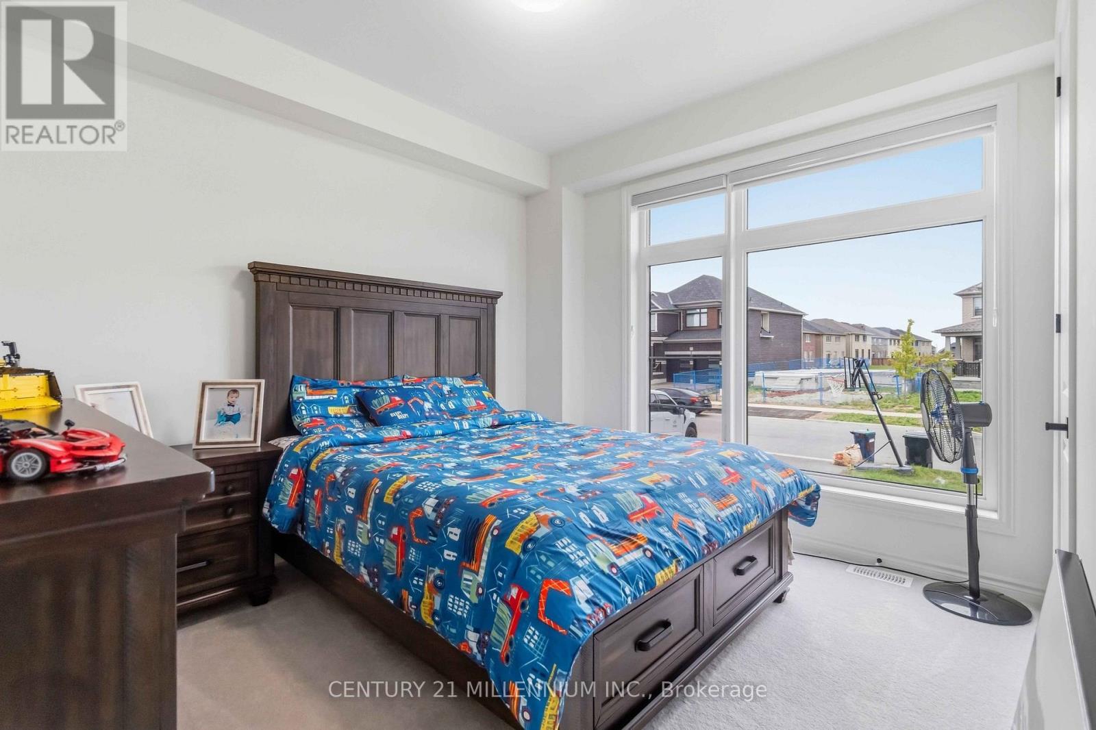 24 Mayapple Street, Adjala-Tosorontio (Colgan), Ontario  L0G 1W0 - Photo 5 - N13855118