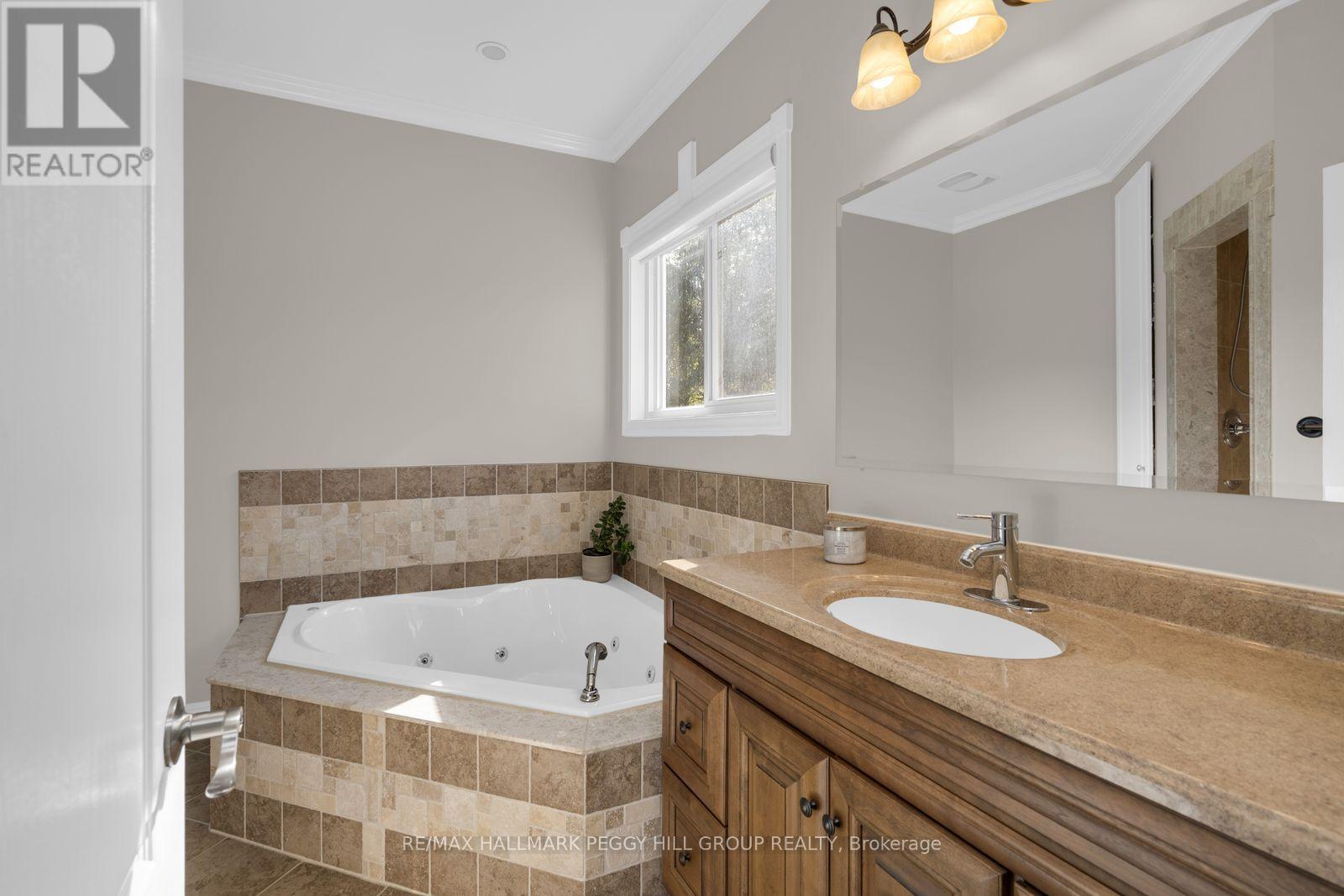 4 Fatima Court, Wasaga Beach, Ontario  L9Z 1K9 - Photo 12 - S13855122