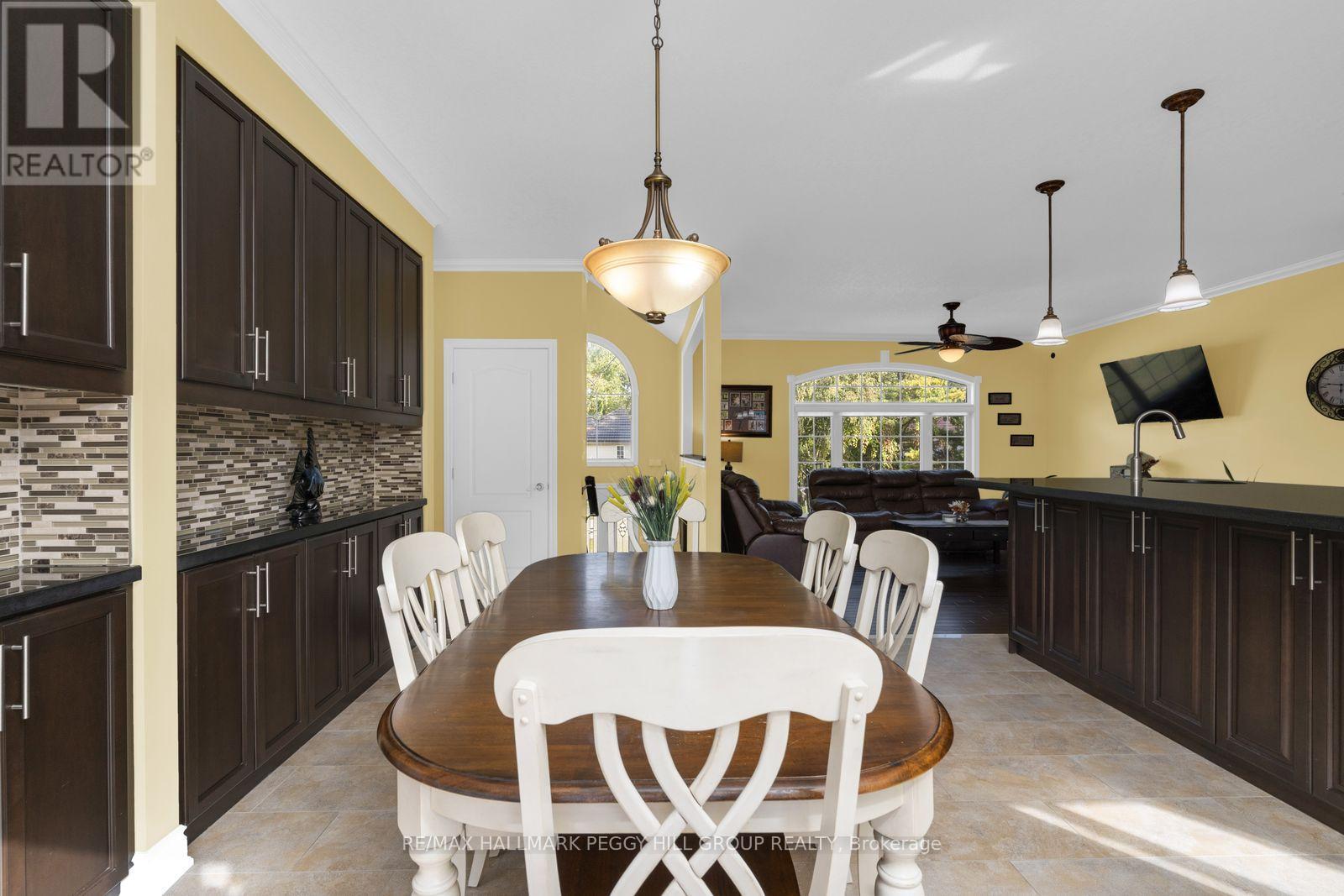4 Fatima Court, Wasaga Beach, Ontario  L9Z 1K9 - Photo 4 - S13855122