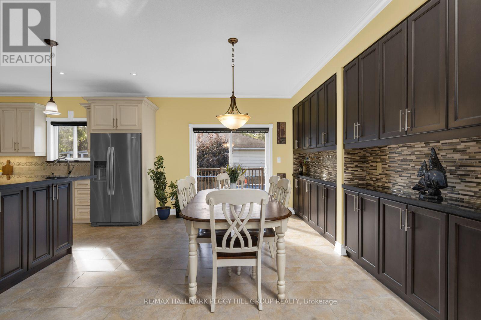4 Fatima Court, Wasaga Beach, Ontario  L9Z 1K9 - Photo 5 - S13855122