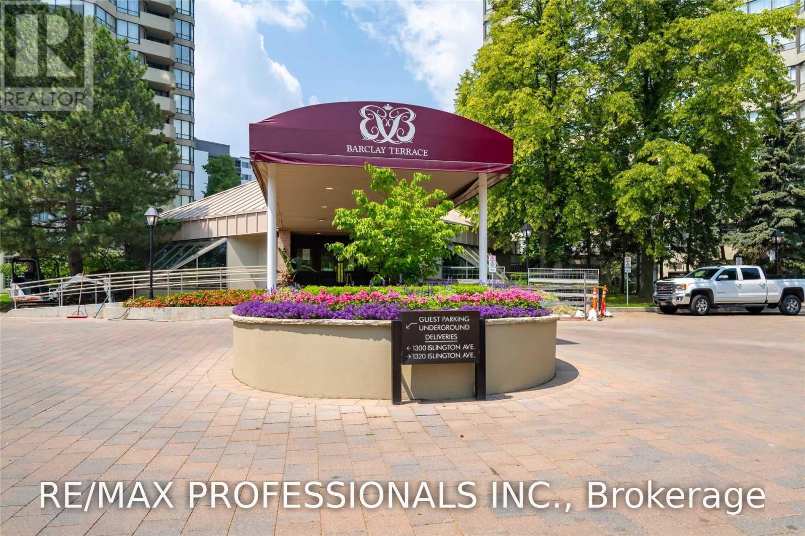 809 - 1300 Islington Avenue, Toronto, Ontario  M9A 5C4 - Photo 2 - W13855070