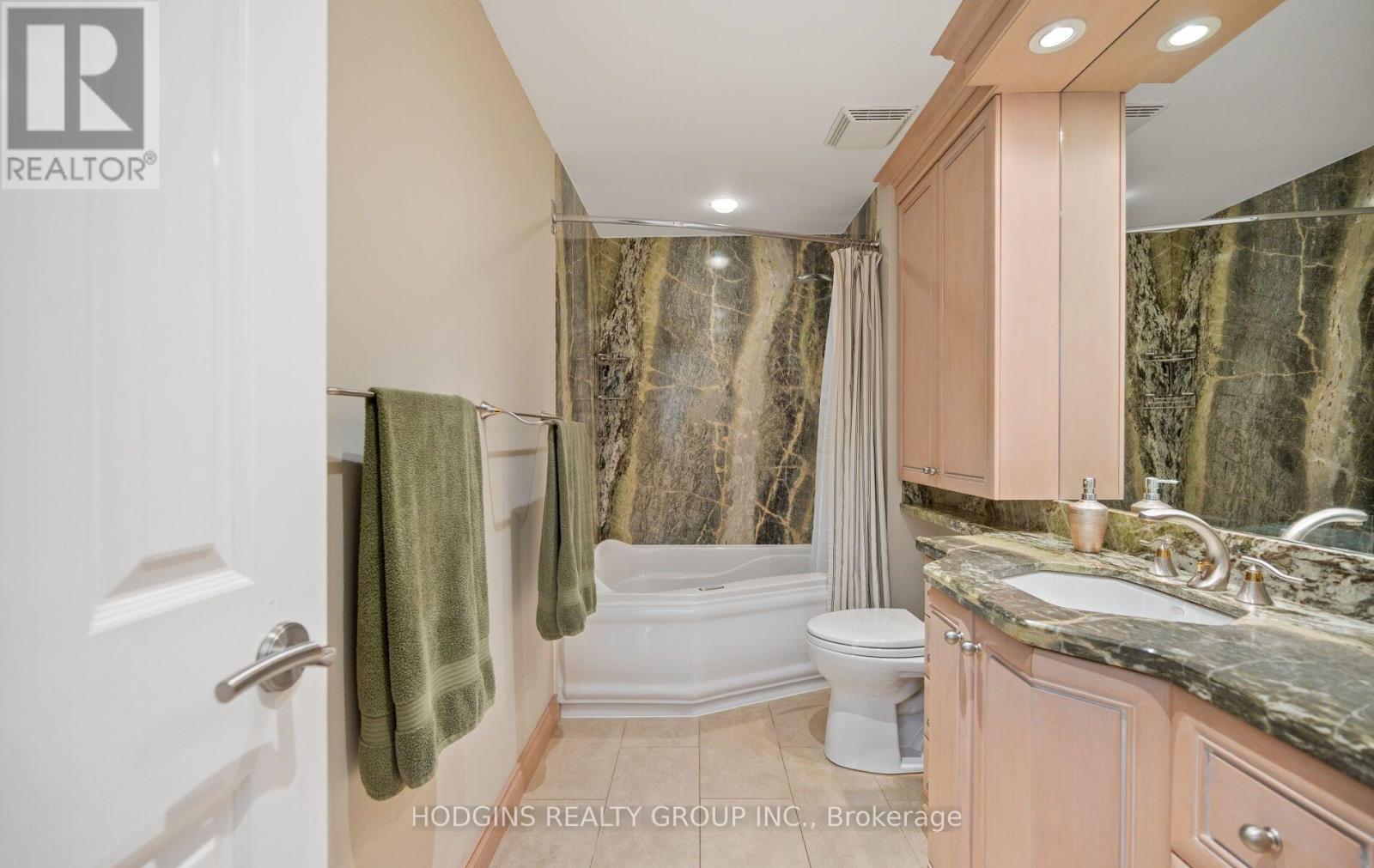 4028 Powderhorn Court, Mississauga, Ontario  L5L 3C4 - Photo 27 - W13855102