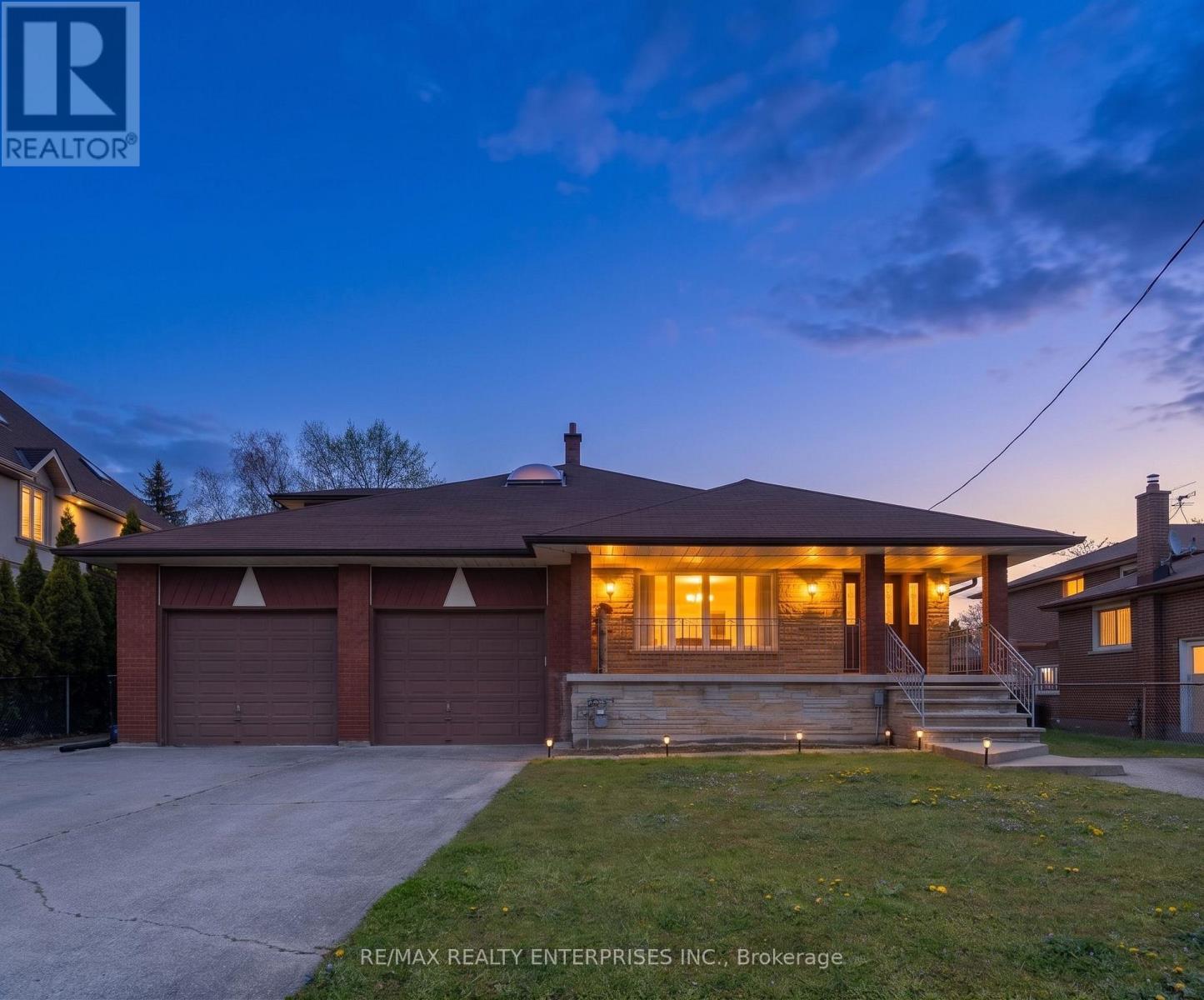 1351 HAIG BOULEVARD Mississauga (Lakeview) Ontario Canada L5E2M8 2